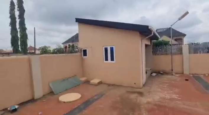 Duplex for Rent in Parliament estate, Alagbaka, Ondo cover picture