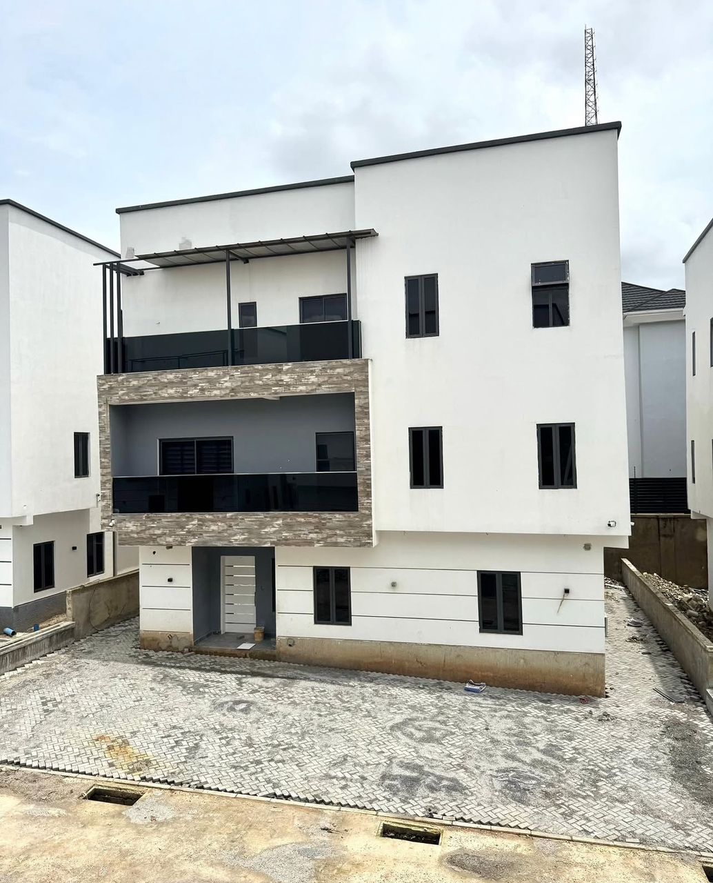 Duplex for Sale in Guzape, FCT cover picture