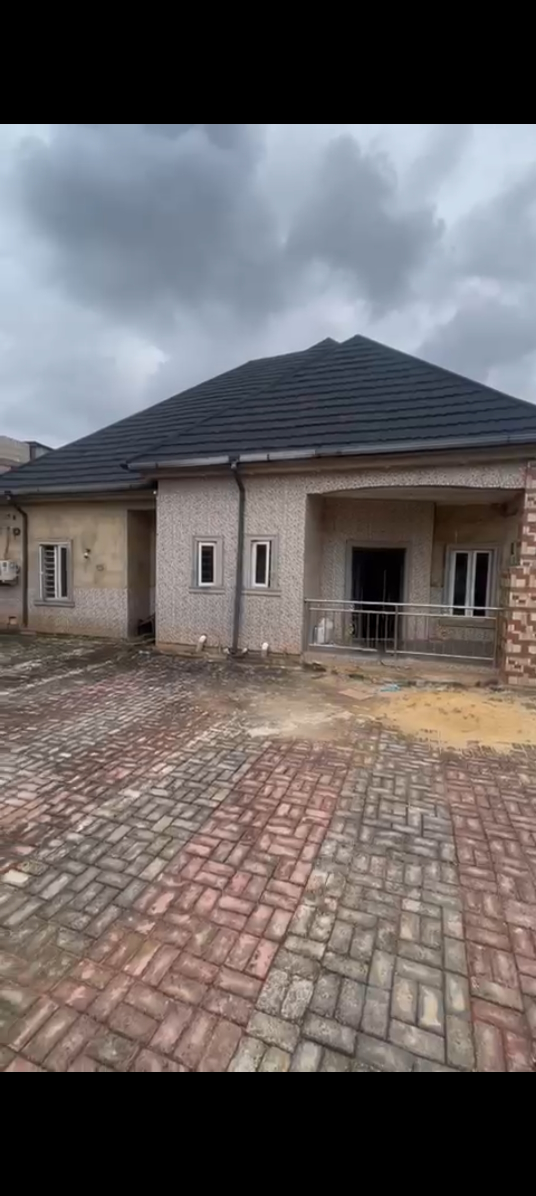 4 Bedroom Flat for Sale in Agu- Albert Isuaniocha, Anambra cover picture
