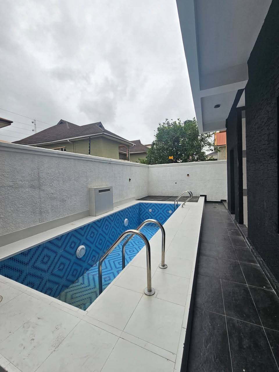 Duplex for Sale in Lekki phase 1, Lagos cover picture