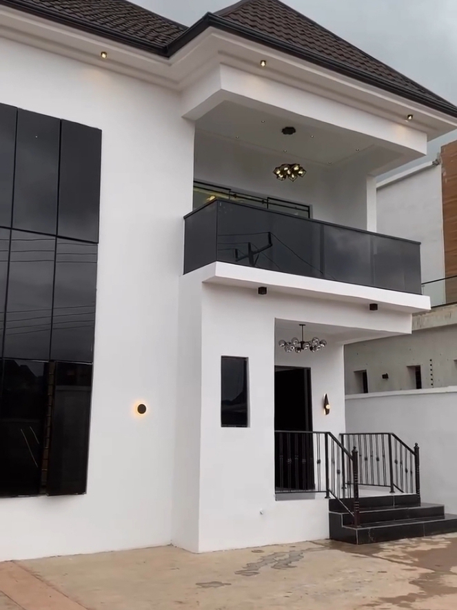 Duplex for Sale in Okpanam, Delta cover picture