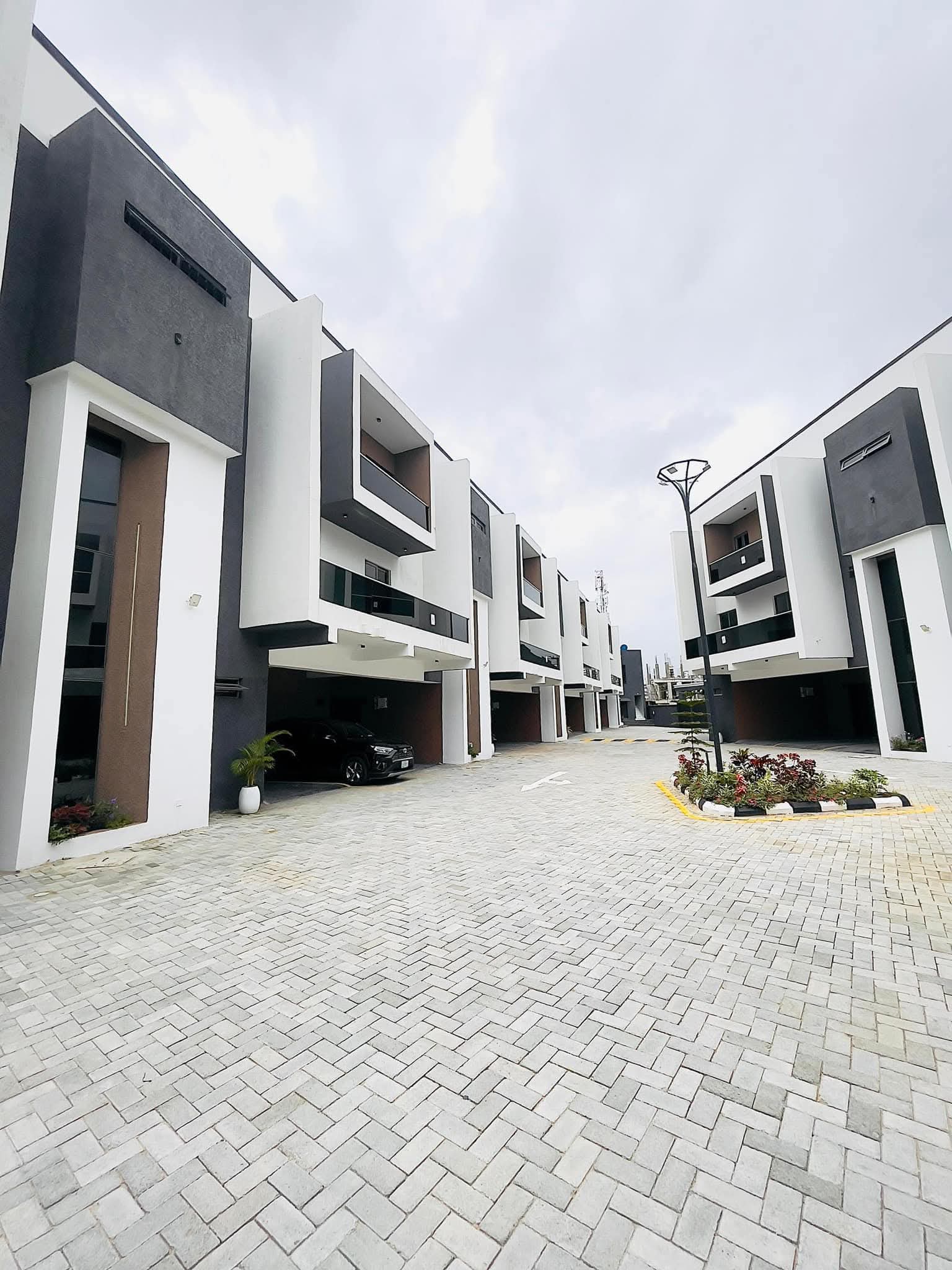 Duplex for Sale in Ikate, Lagos cover picture