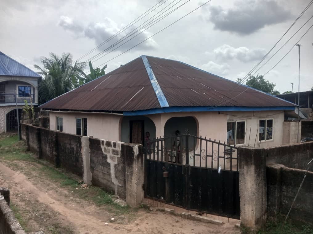 Bungalow for Sale in Saint Francis jusctiion,abak road, Akwa Ibom cover picture