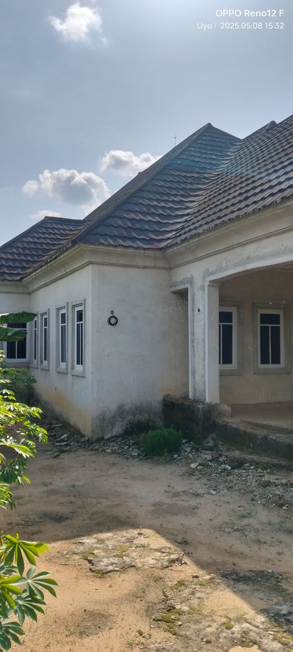 Bungalow for Sale in Mbierebe off stadium road, Akwa Ibom cover picture