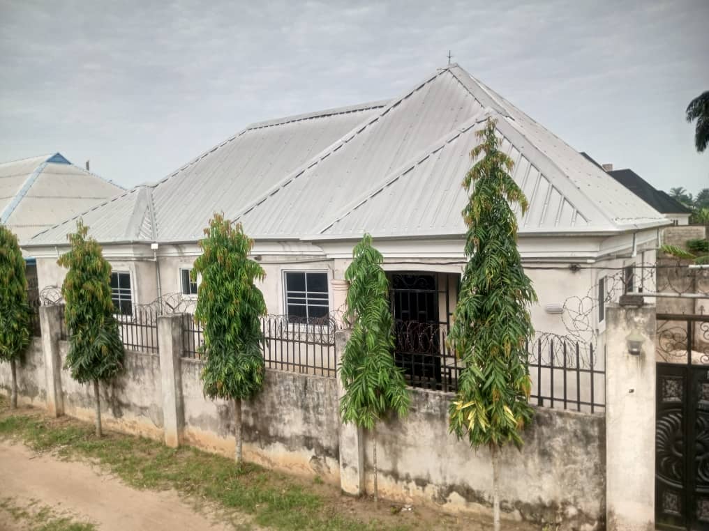 Bungalow for Sale in Off idoro road by former Julius Berger, Akwa Ibom cover picture