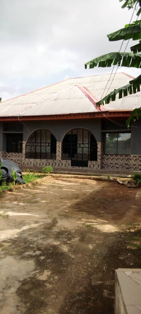 Bungalow for Sale in Off oron road ,by mbiabong u-turn, Akwa Ibom cover picture