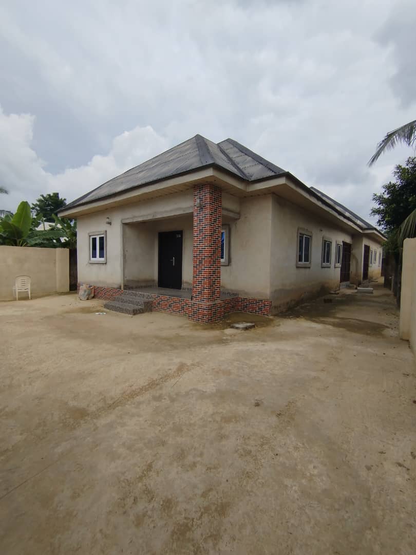 Bungalow for Sale in Oron after big IFA junction, Akwa Ibom cover picture