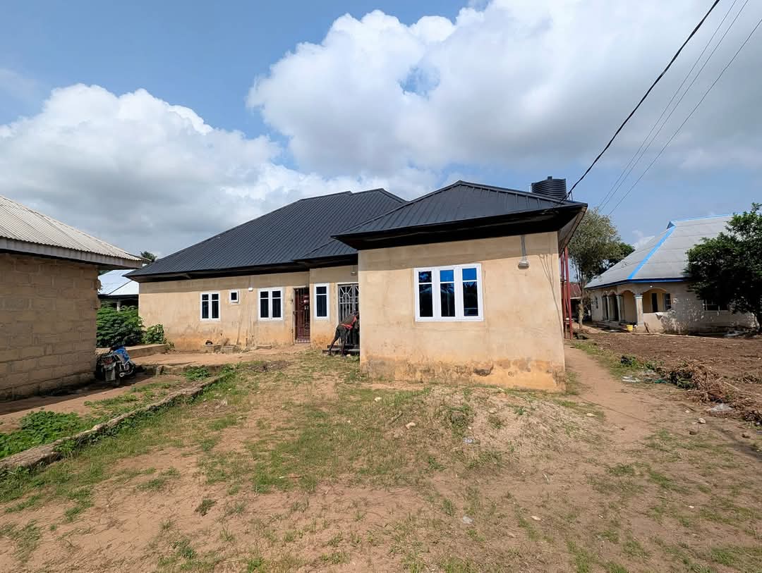 Bungalow for Sale in Off idoro road, Akwa Ibom cover picture