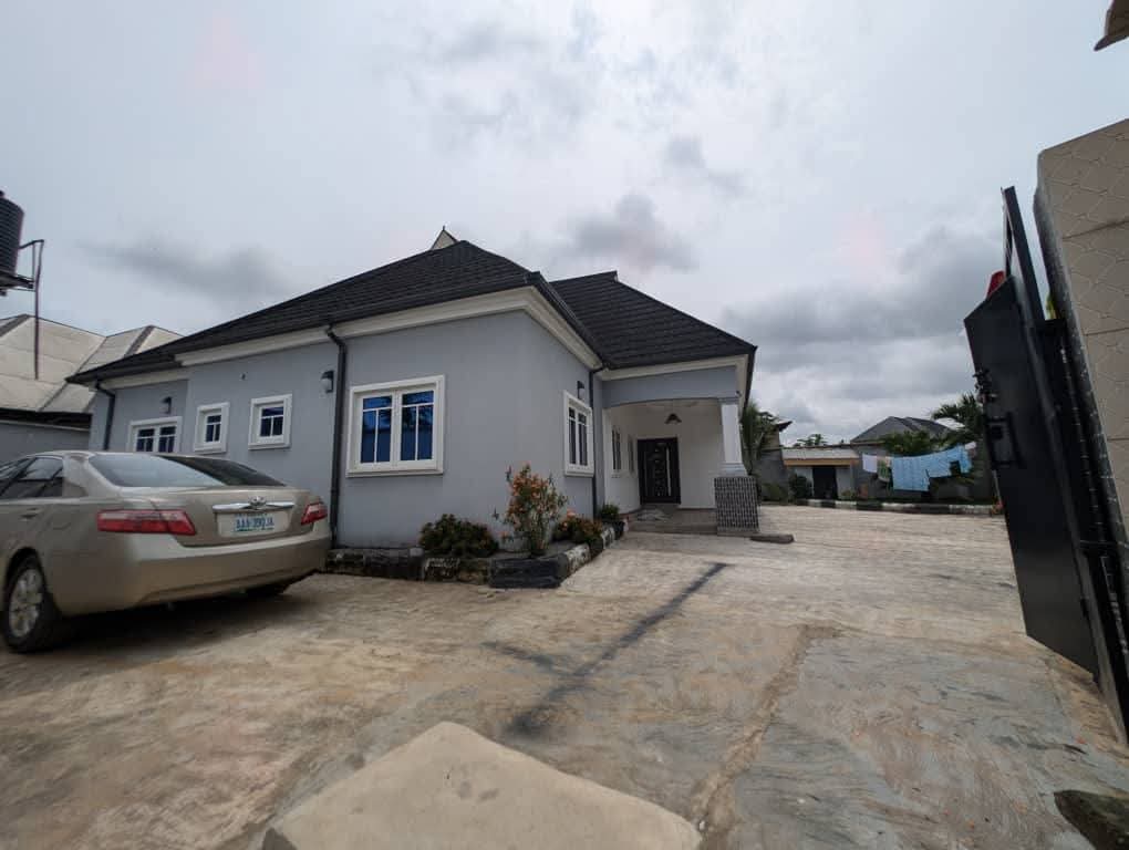 Bungalow for Sale in Oron road (IFA) ,around SEN Bassey Albert's campaign ground, Akwa Ibom cover picture