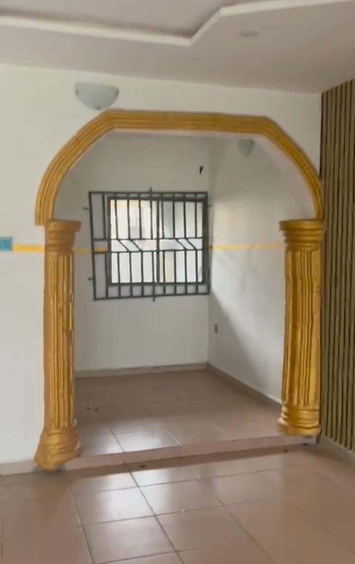 2 Bedroom Flat in OKUOKOKO for Rent cover picture