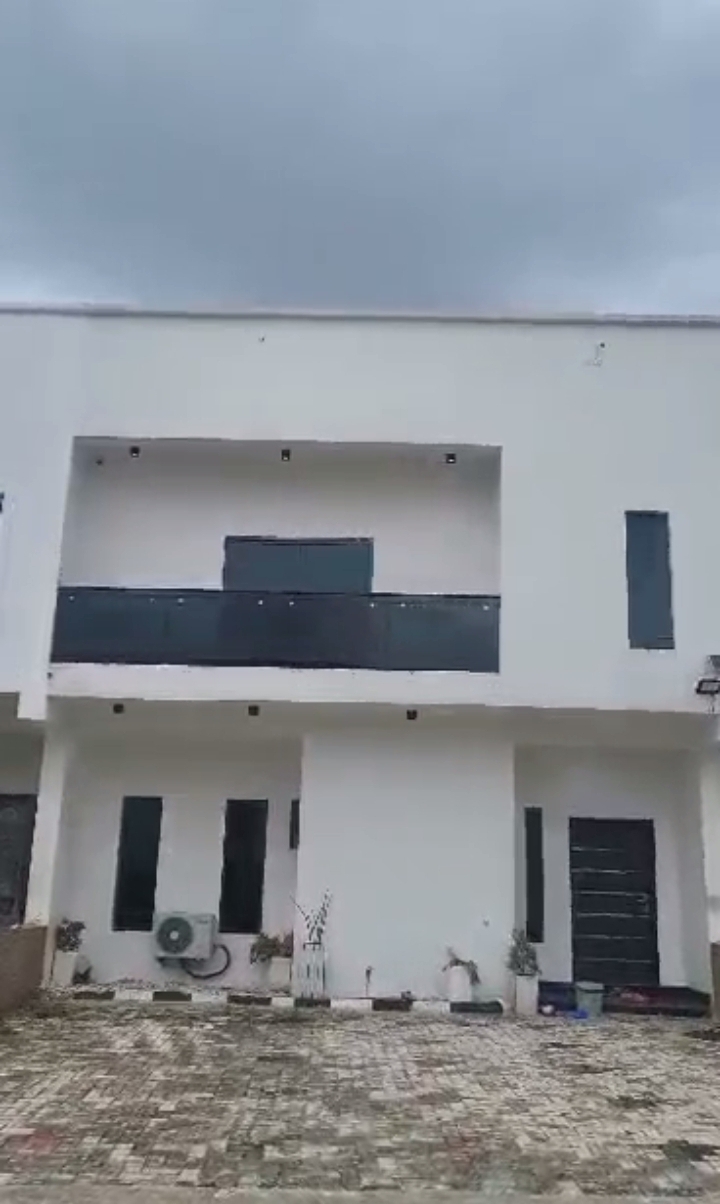 Duplex for Sale in Edjeba, Delta cover picture