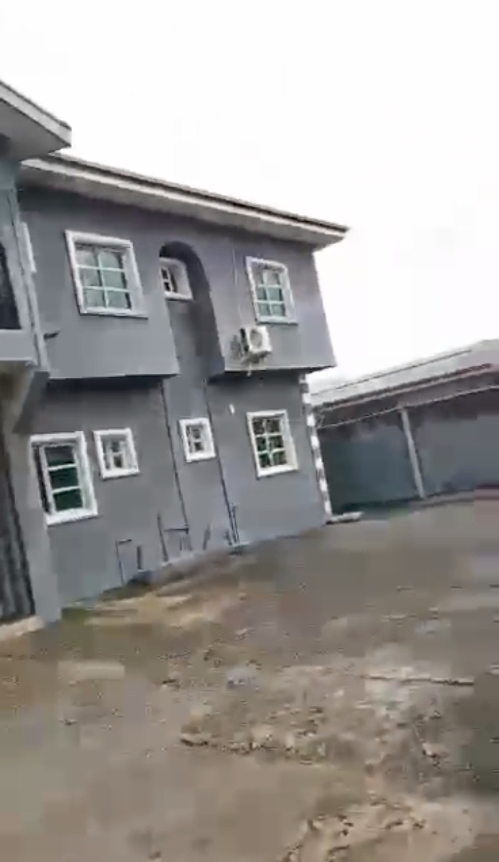 2 Bedroom Flat in First ugbor Edo cover picture