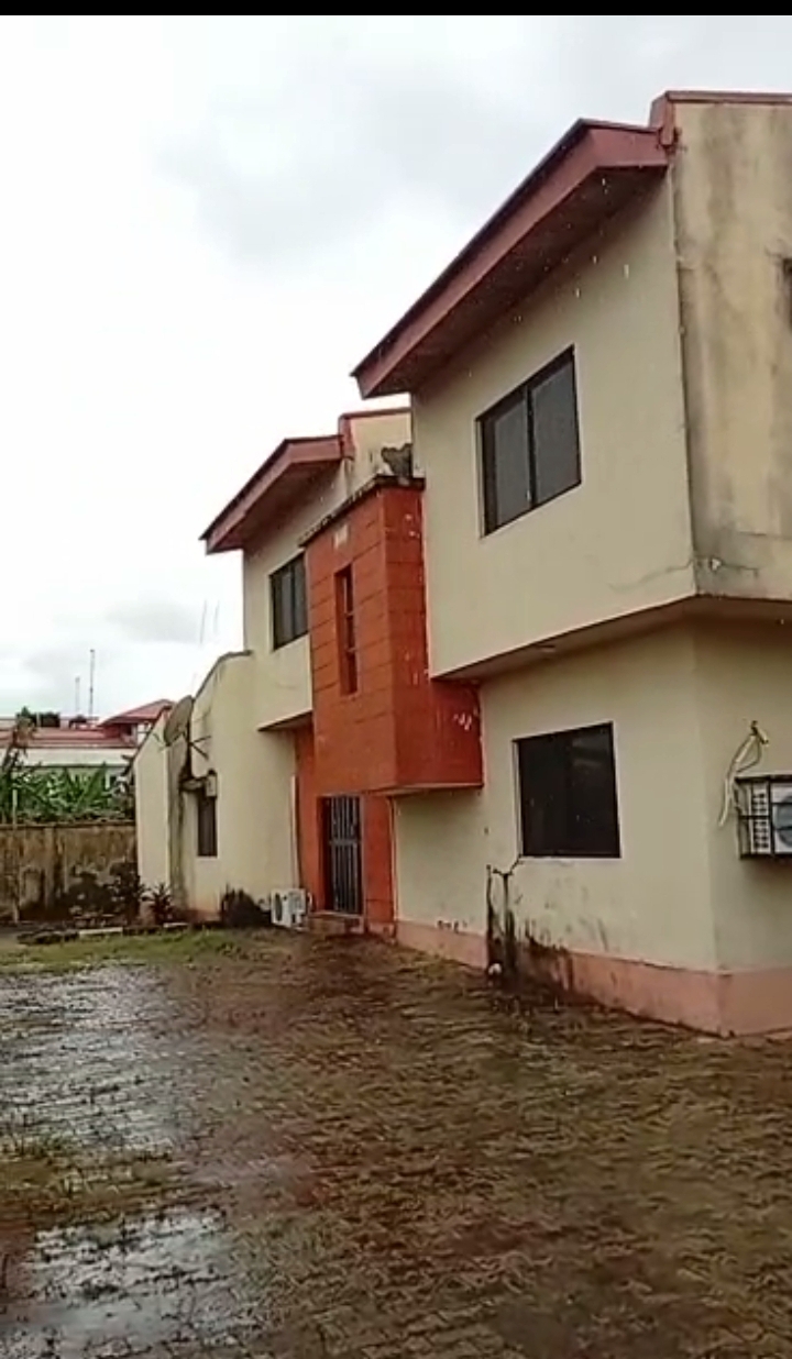 Duplex for Sale in Igbinosa off airport road Benin city, Edo cover picture