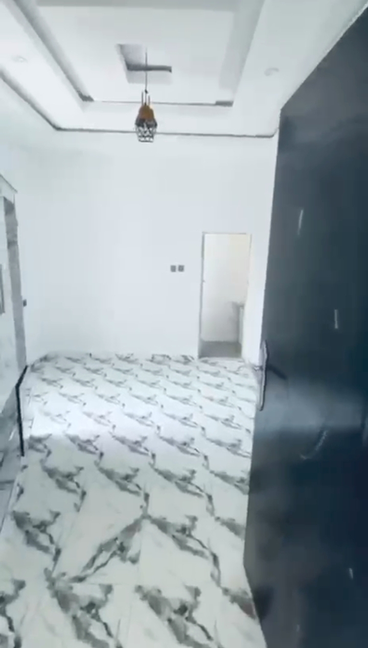 3 Bedroom Flat in Ogunwenyin Edo cover picture