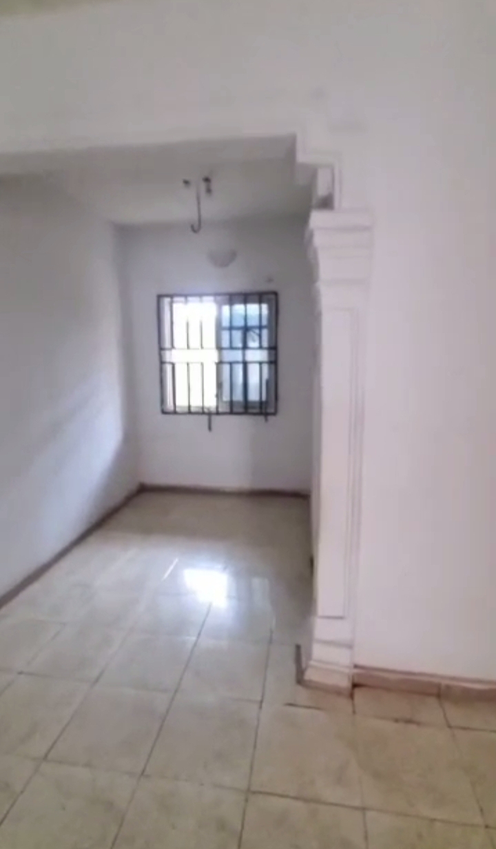 3 Bedroom Flat for Rent in Isihor, Edo cover picture