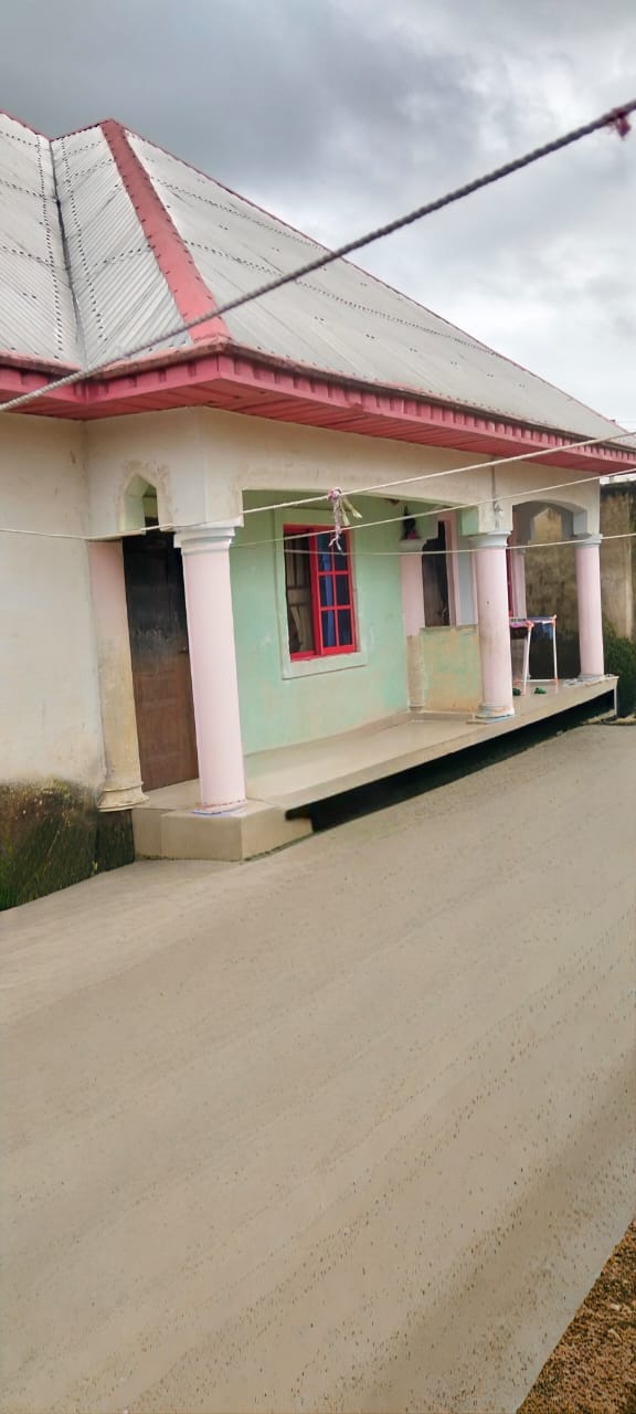 Bungalow in Nwaniba road for Sale cover picture