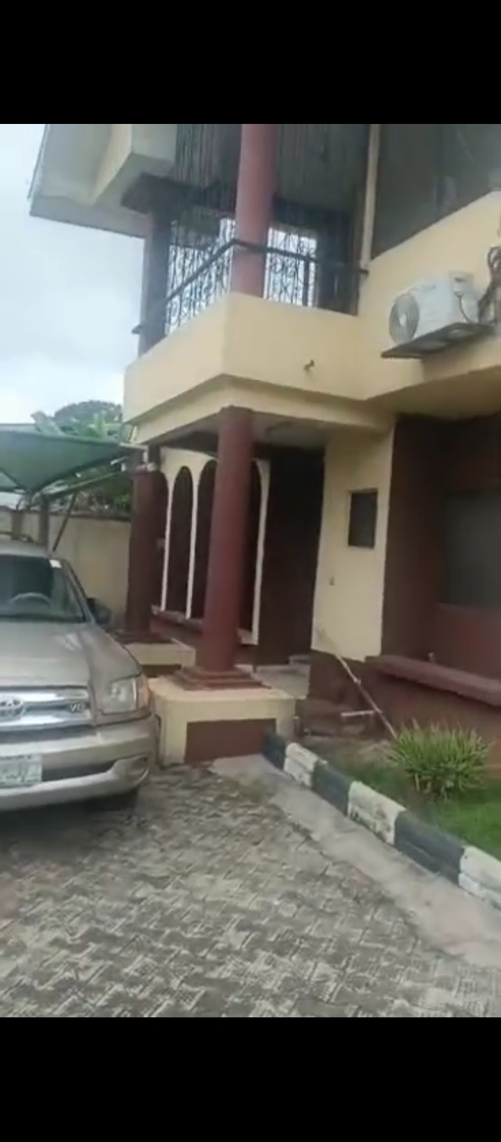 Duplex for Sale in Gra, Edo cover picture