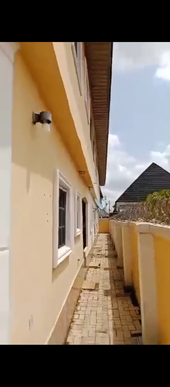 2 Bedroom Flat for Sale in Sapele road, Edo cover picture