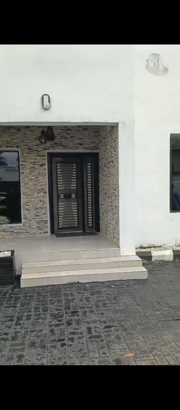 Bungalow for Sale in Iriri airport road, Edo cover picture