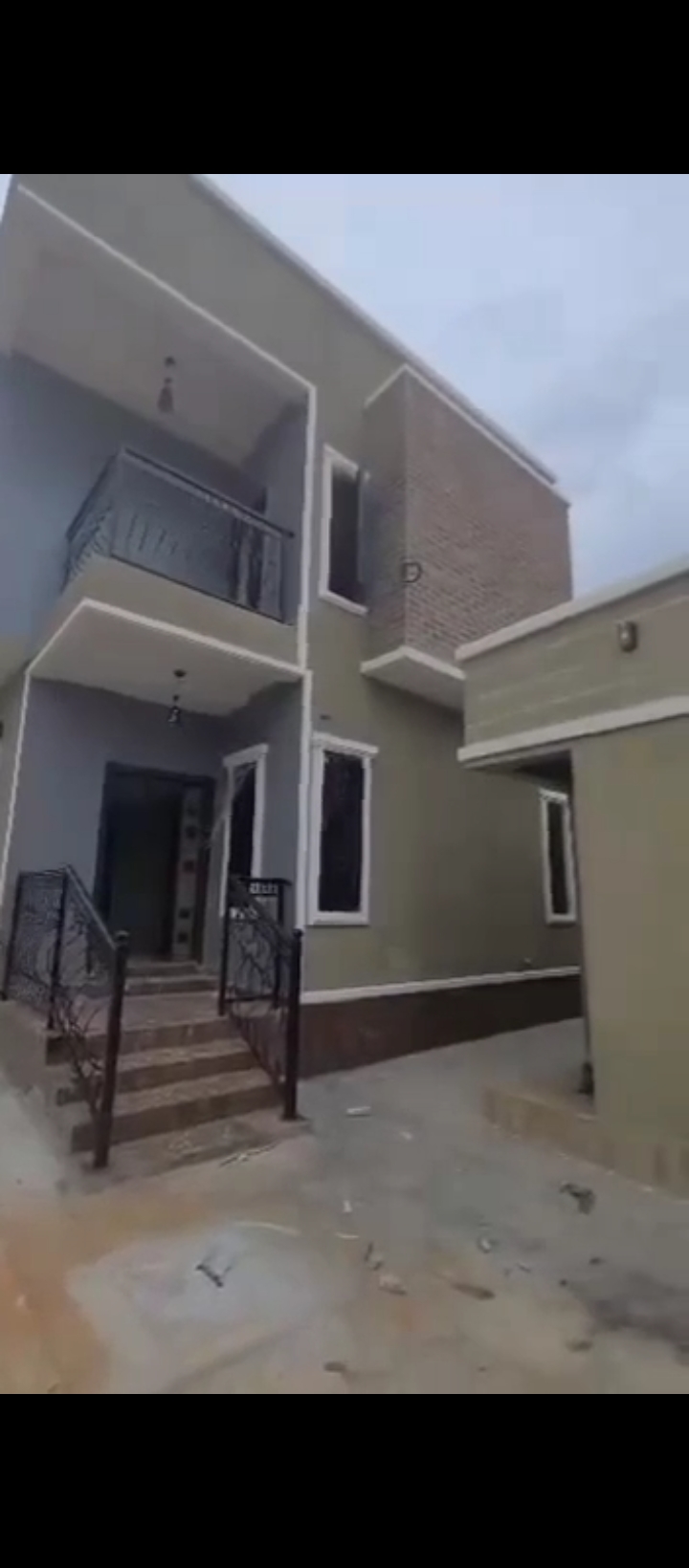 Duplex for Sale in Ogunwemnyi/ugbor, Edo cover picture