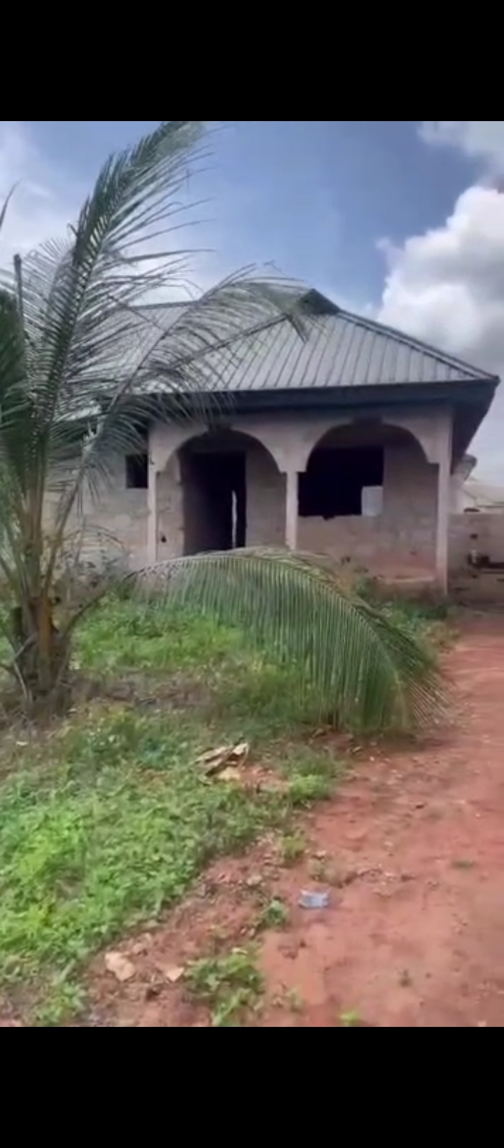 Uncompleted Building for Sale in Isihor, Edo cover picture