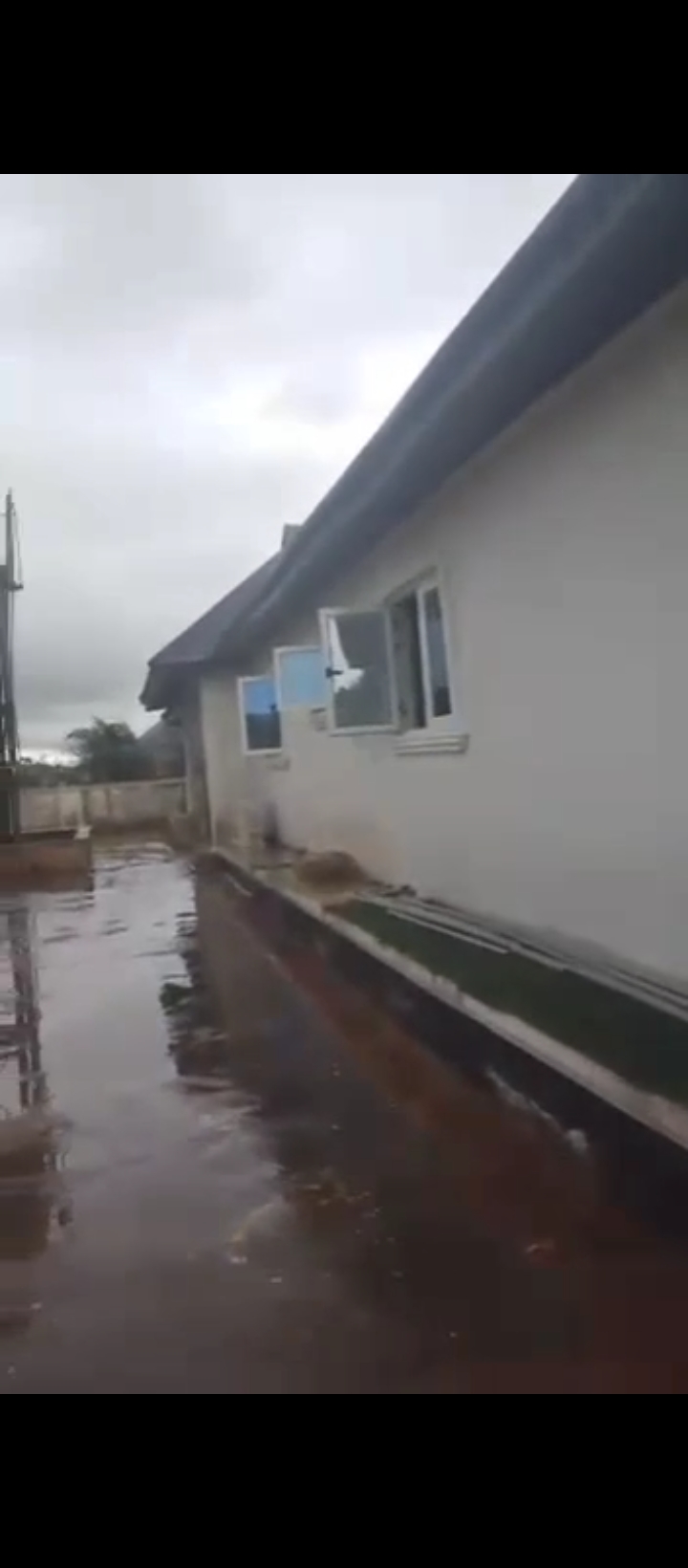 3 Bedroom Flat for Sale in Benin auchi road Eyaen, Edo cover picture