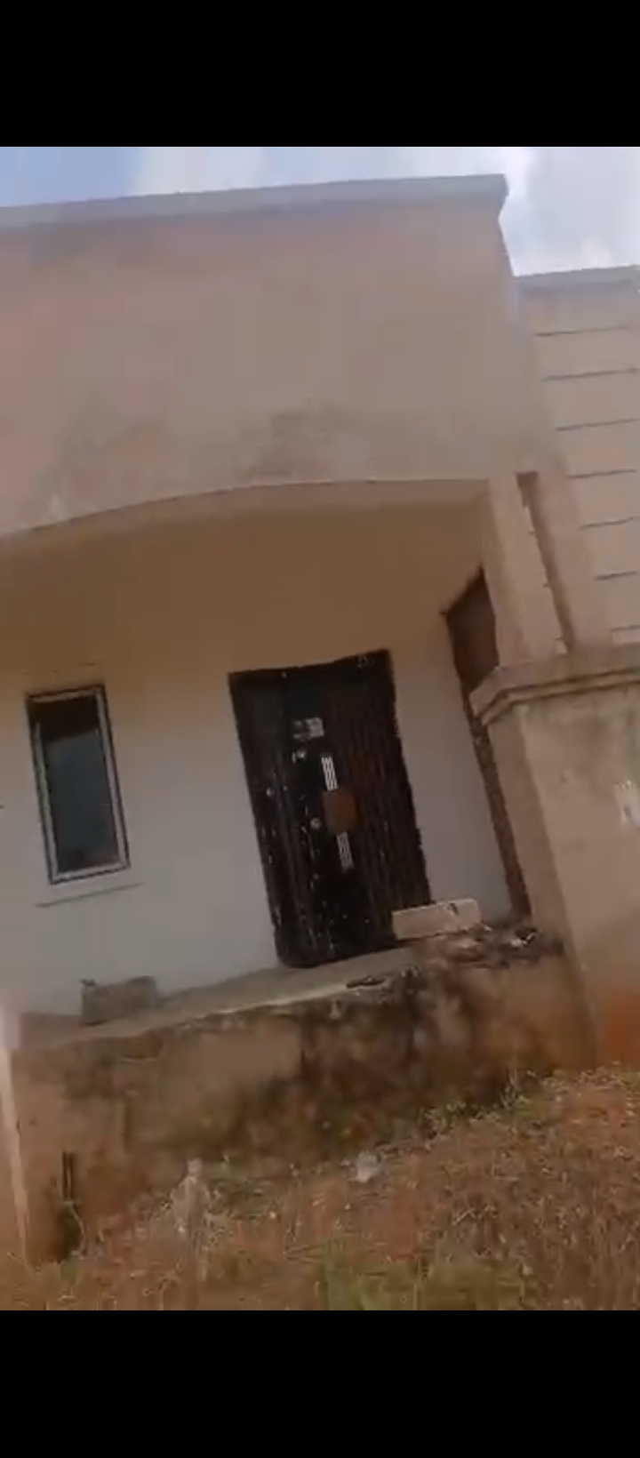 Bungalow for Sale in Okhoromi airport road, Edo cover picture