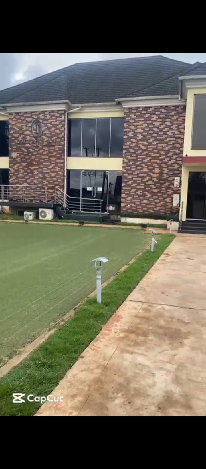 Lodge for Sale in Ugbor gra, Edo cover picture