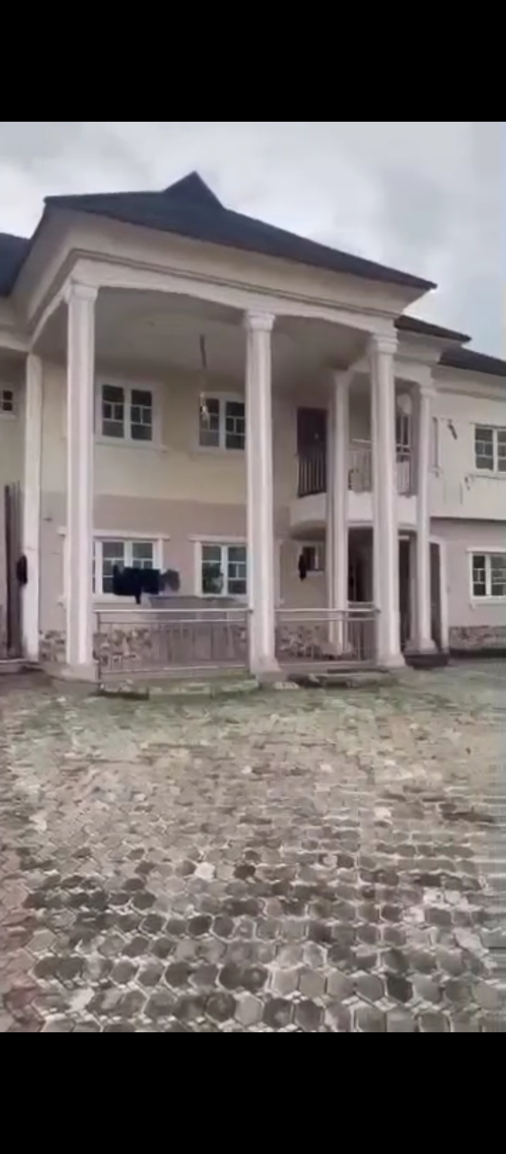 Duplex for Sale in Evbhuku sapele road, Edo cover picture