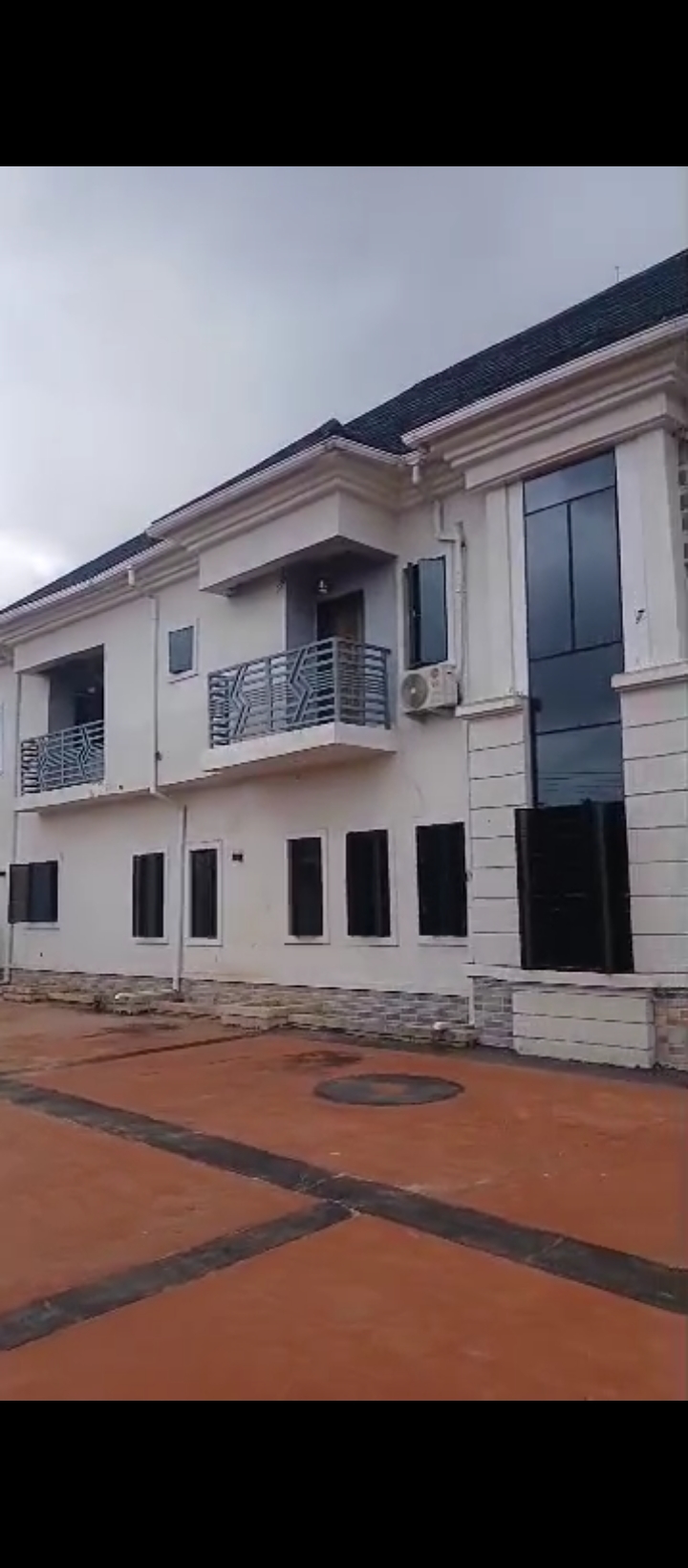 Duplex for Sale in Okhoromi airport road, Edo cover picture