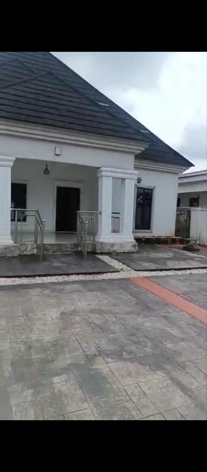 Bungalow for Sale in Okhoromi airport road, Edo cover picture
