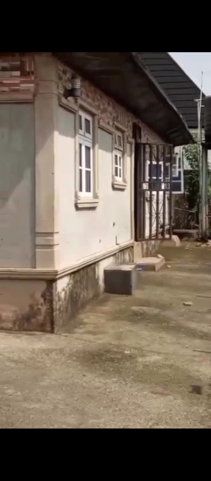 Bungalow for Sale in Ekae community along sapele road, Edo cover picture