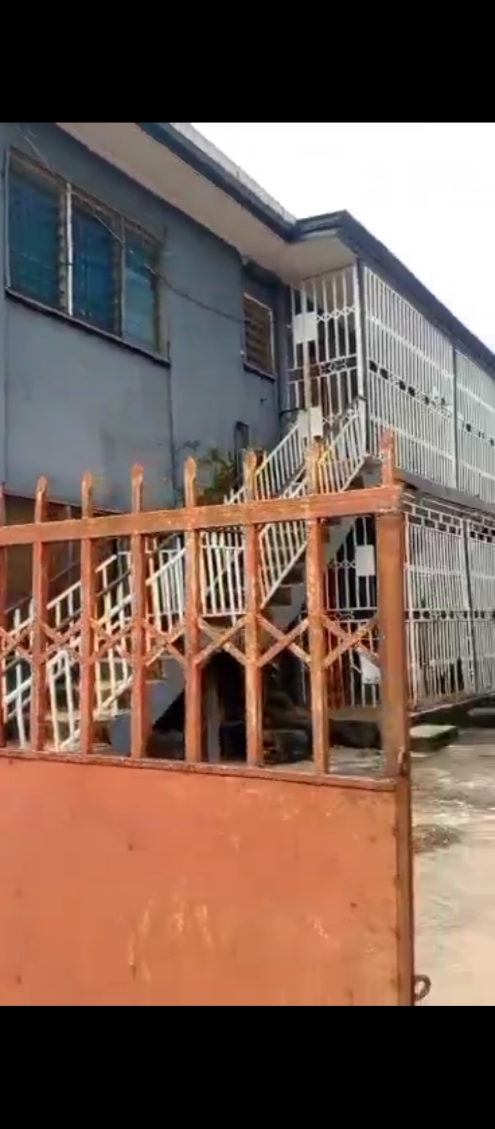 Duplex for Sale in 100 at Dumez road Off Sapele road, Edo cover picture