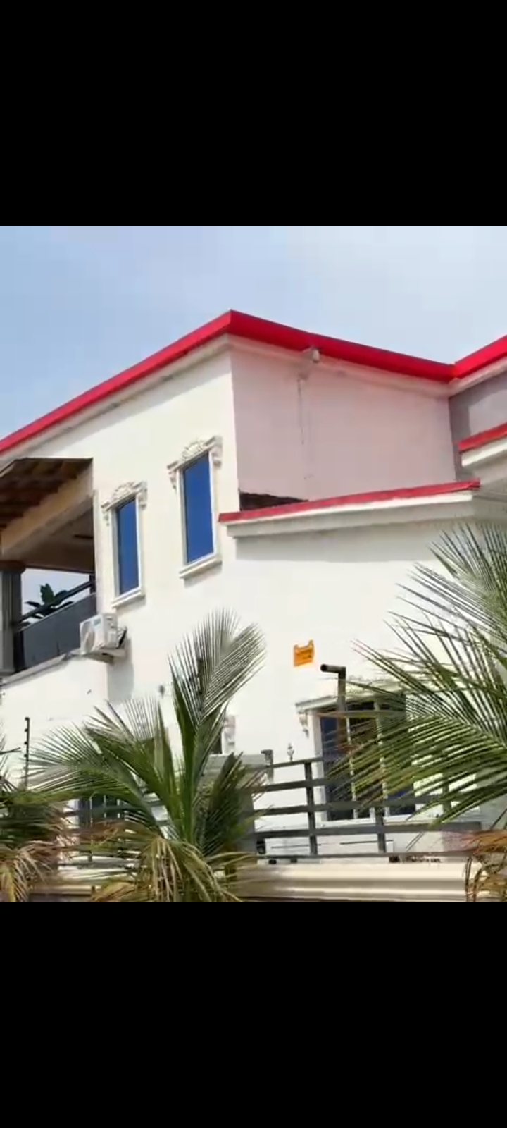 FOUR BEDROOM DUPLEX WITH SWIMMING POOL cover picture