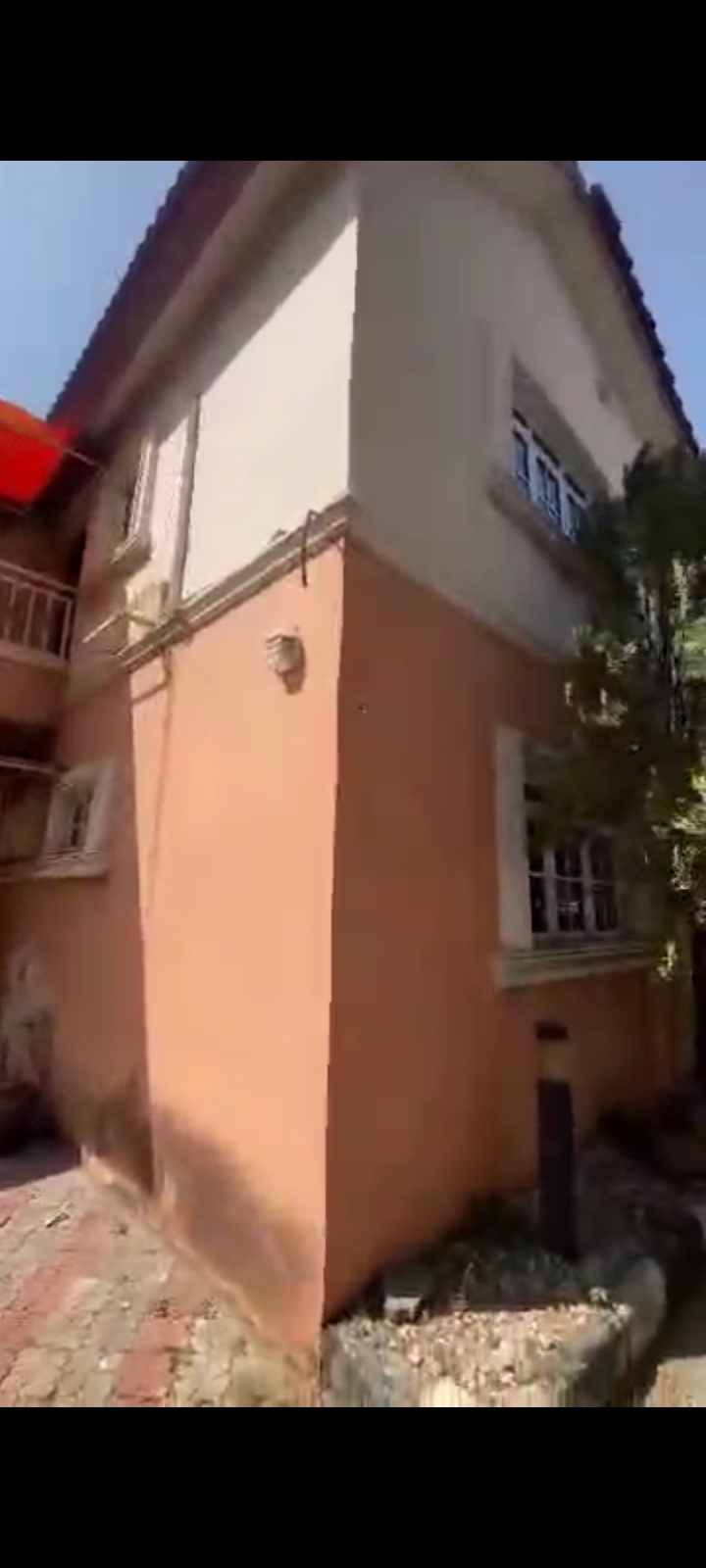 4 bedrooms fully detached duplex,2 living rooms and a BQ consisting of 3 bedrooms in an estate cover picture