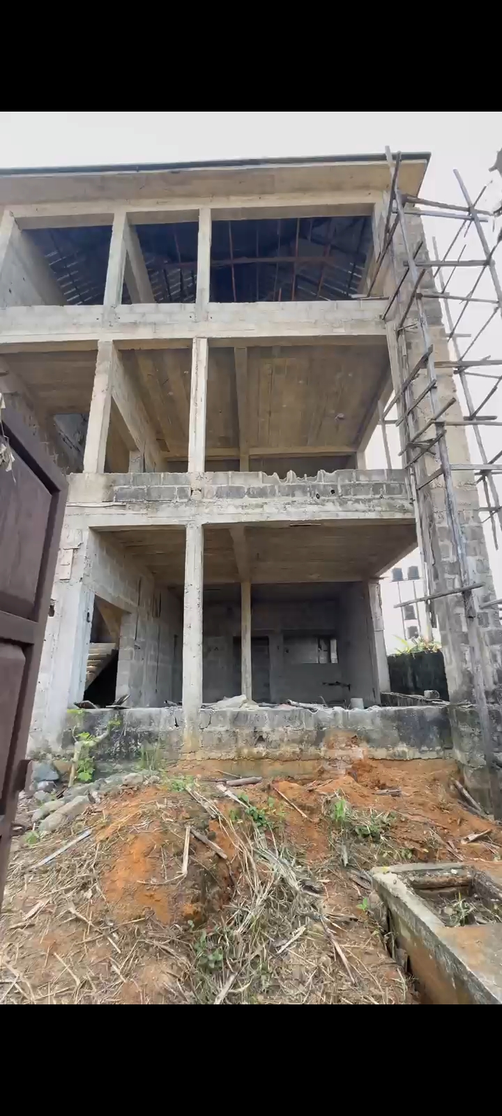 Plaza for Sale in Major Alakahia, Rivers cover picture