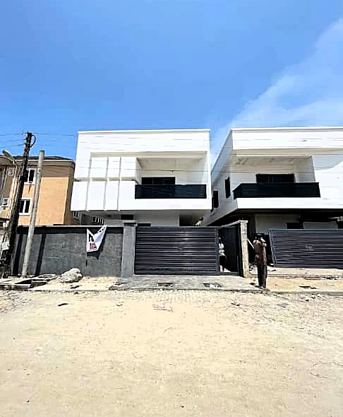 Duplex for Sale in Ologolo Lekki, Lagos cover picture