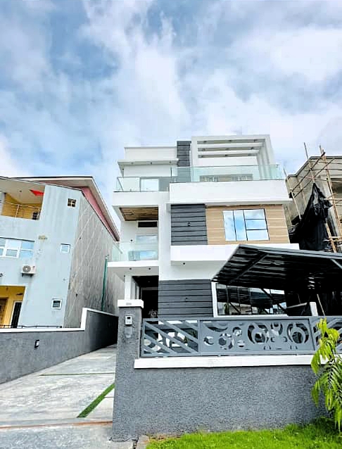 Duplex for Sale in Ikota, Lekki, Lagos cover picture