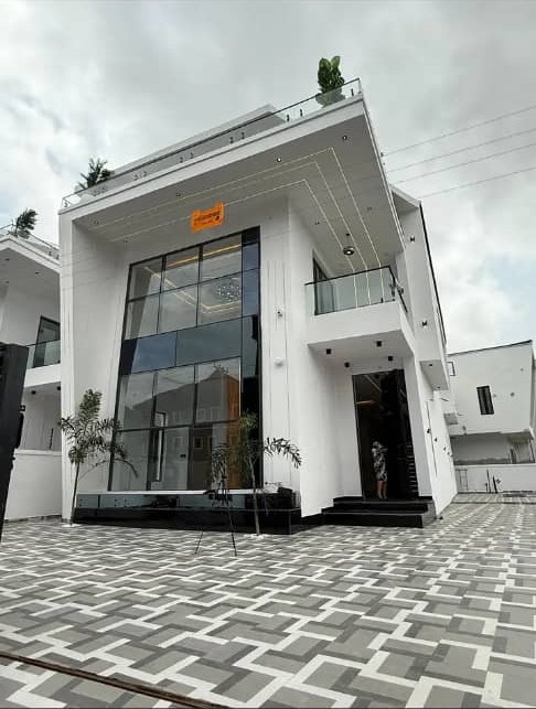 Duplex in Ajah, Lekki Lagos cover picture