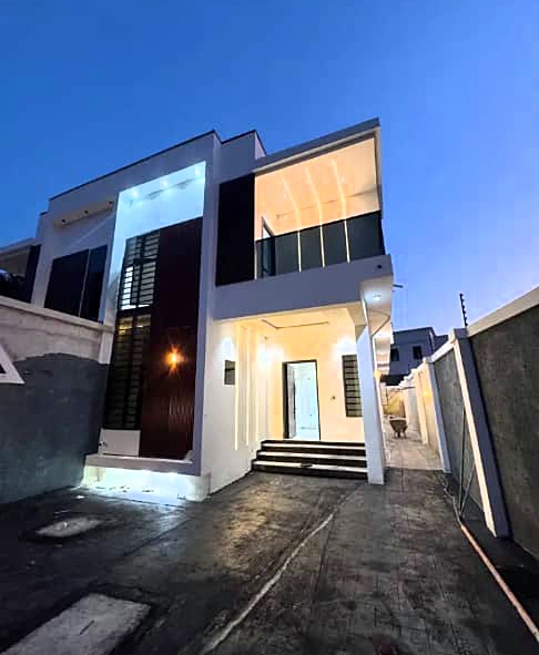 Duplex for Sale in Woji Estate, Rivers cover picture