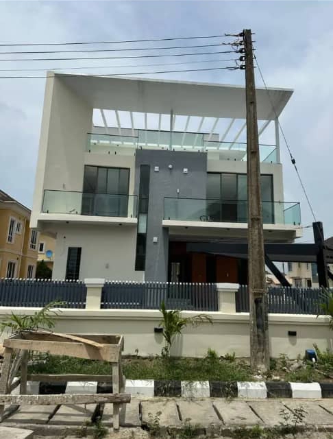 Duplex in Chevron, Lekki Lagos cover picture