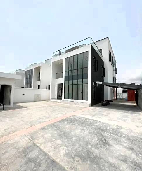 Duplex for Sale in Lekki phase 1, Lagos cover picture