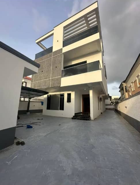 Duplex in Lekki phase 1 Lagos cover picture