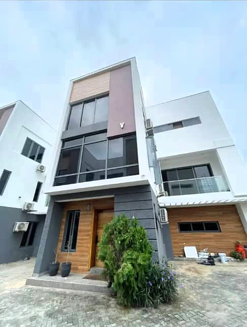 Duplex for Sale in Agungi, Lekki, Lagos cover picture