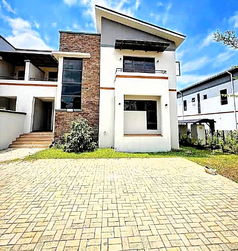 Duplex for Sale in Lifecamp, FCT cover picture
