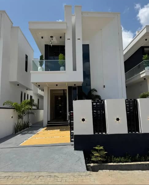 Duplex in Ajah, Lekki Lagos cover picture