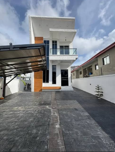 Duplex in Ikota, Lekki Lagos cover picture
