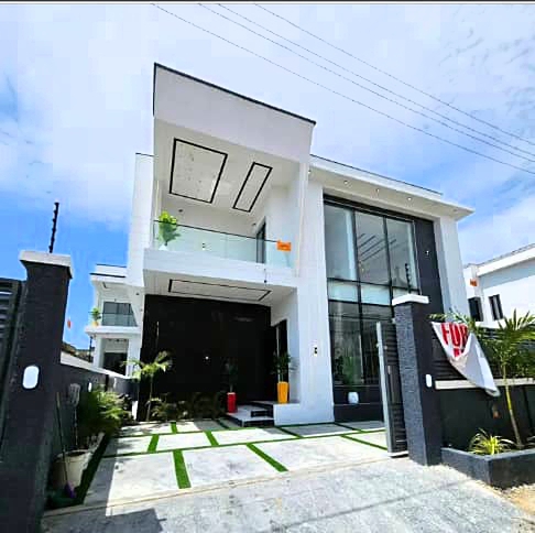 Duplex for Sale in Lekki phase 1, Lagos cover picture