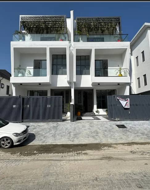 Duplex in Ikota, Lekki Lagos cover picture