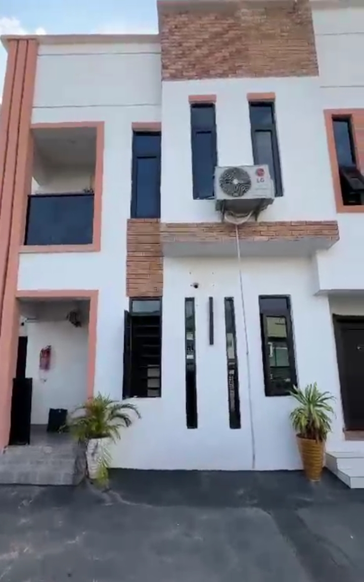 2 Bedroom Flat in Falaunu by country home off Sapele road for Rent cover picture